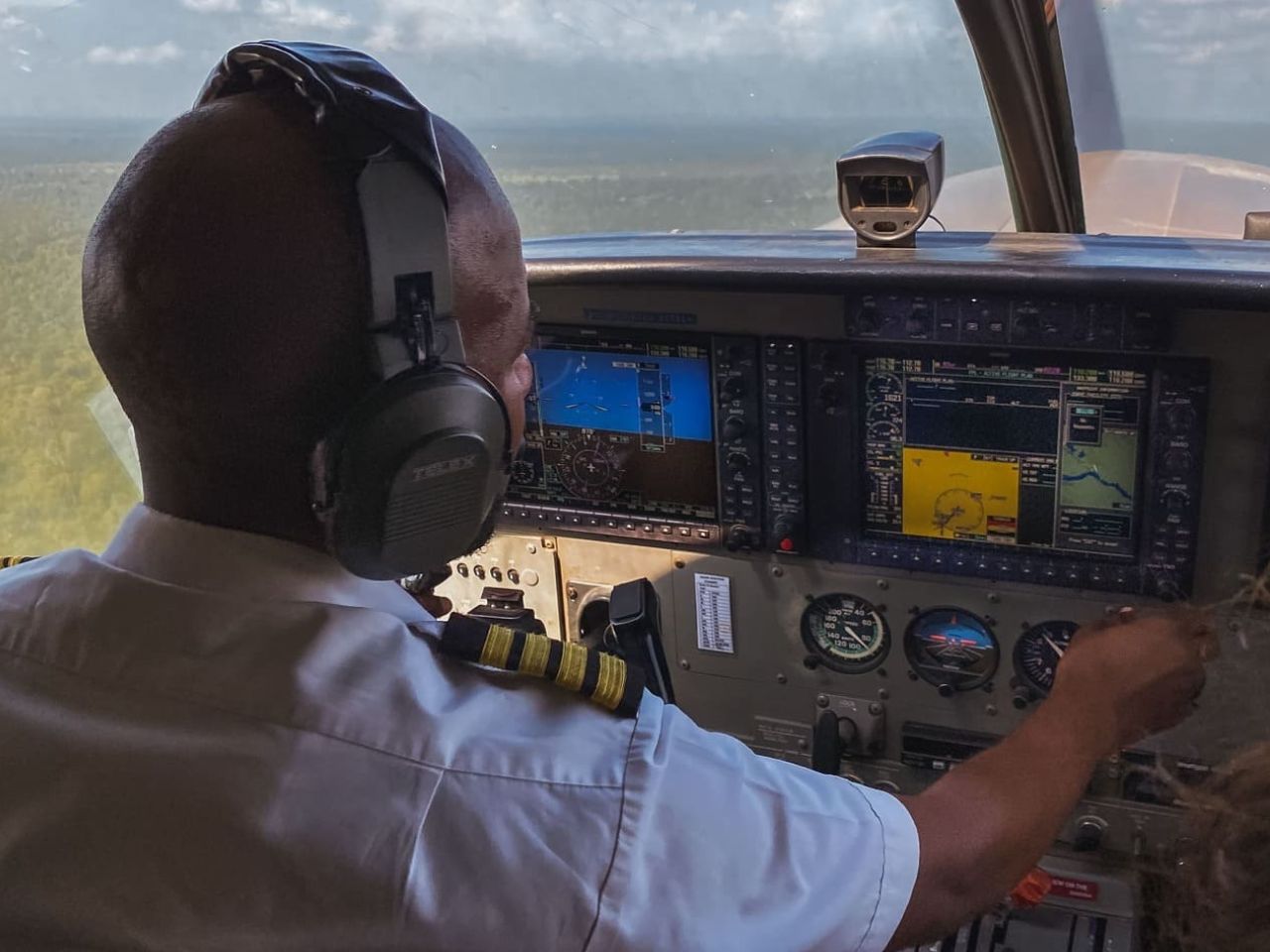 pilto de aviao em atividade