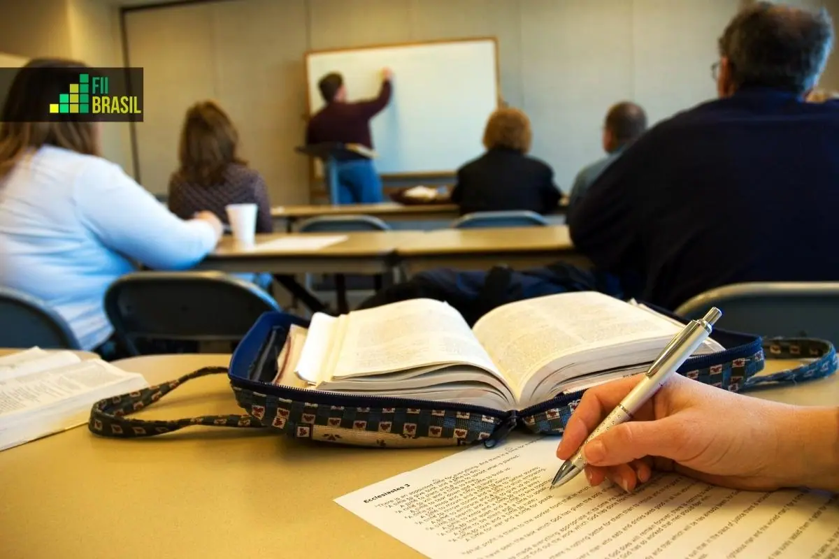 quanto-ganha-um-professor